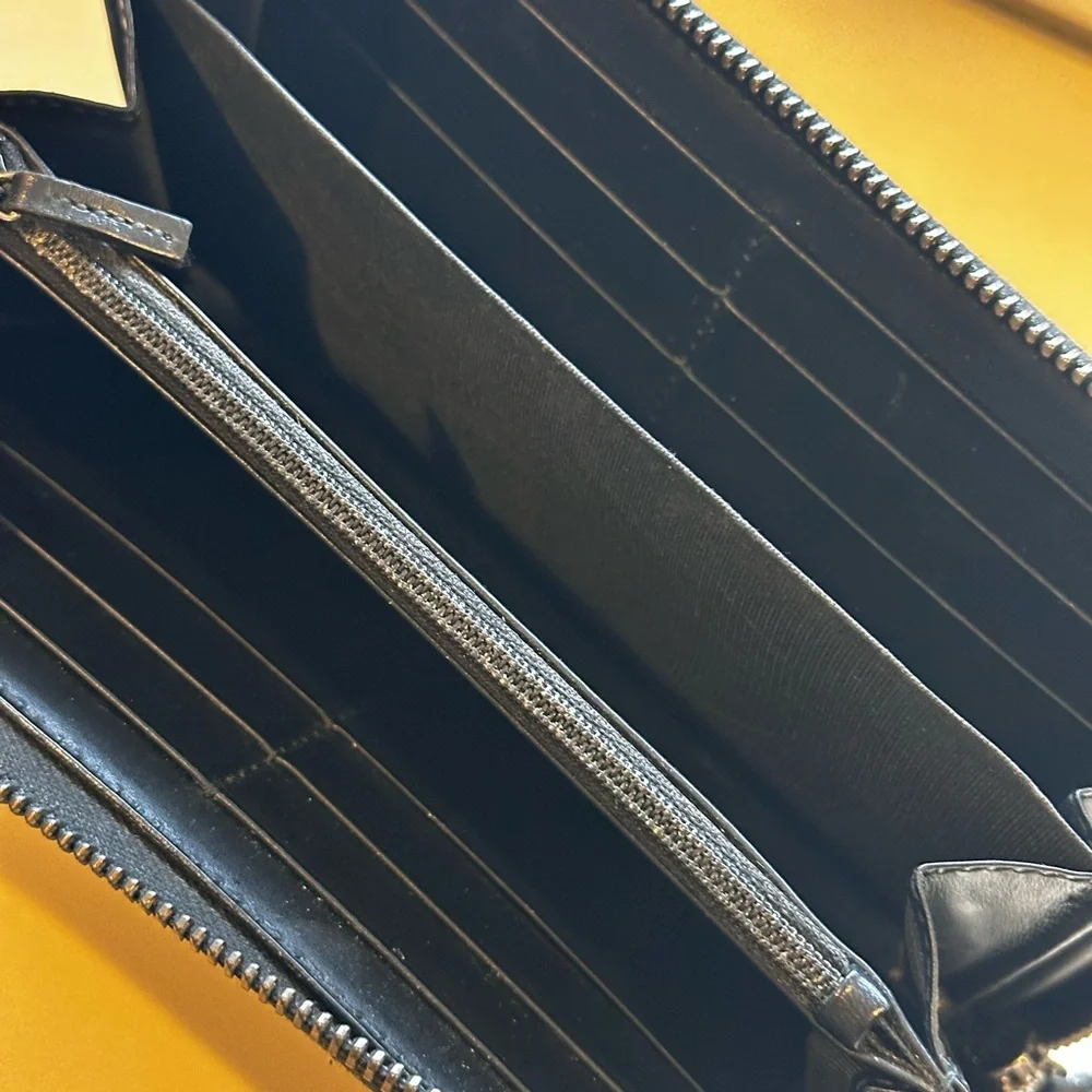 🖤Gucci Black Embossed Leather GG Logo Zip Wallet Guccissima🖤 - Picture 5 of 9